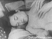 Authentic Antique Porno 1950s – Clean-shaven Honeypot, Hidden cam Fuck